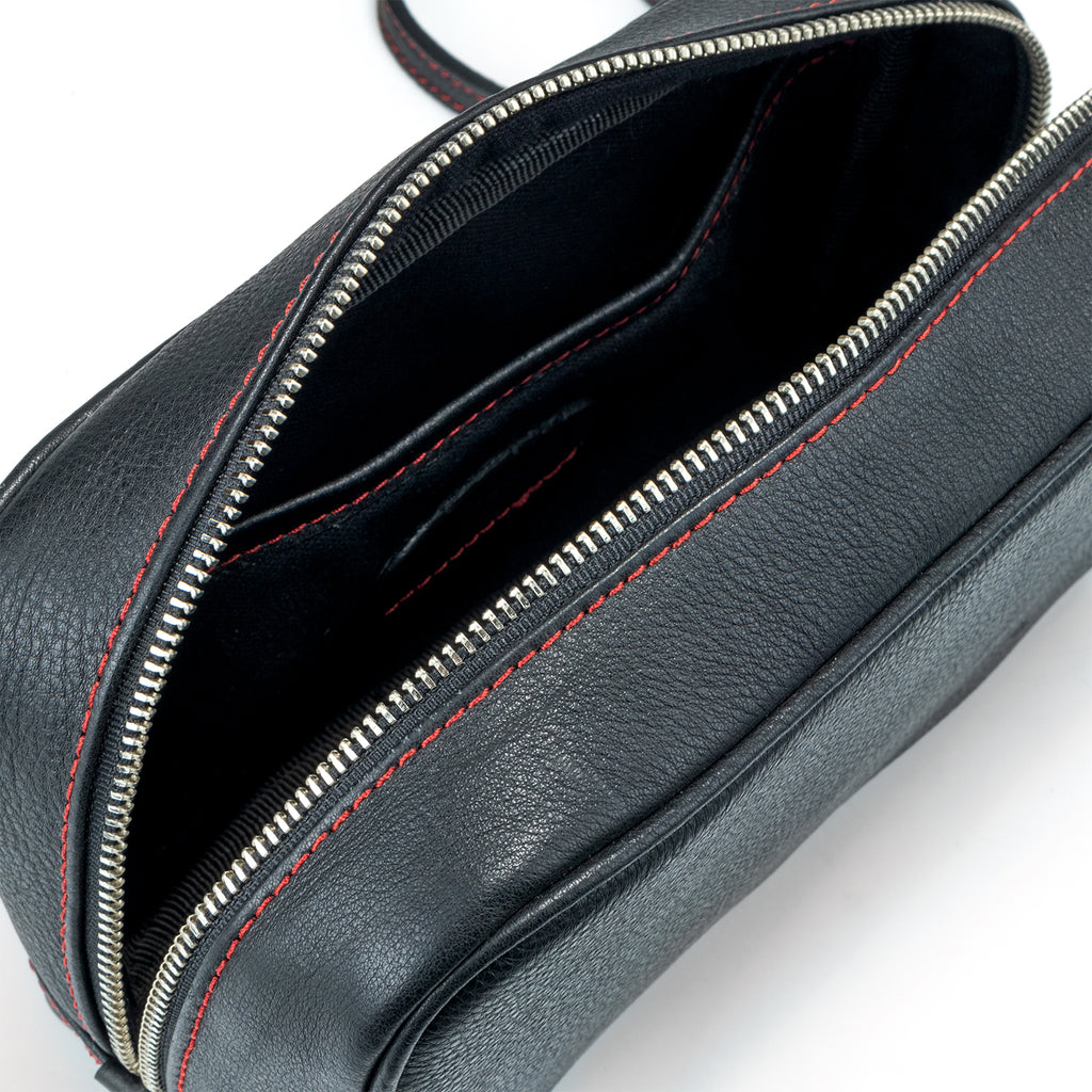 NECESER TORINO NEGRO CON COSTURAS ROJAS